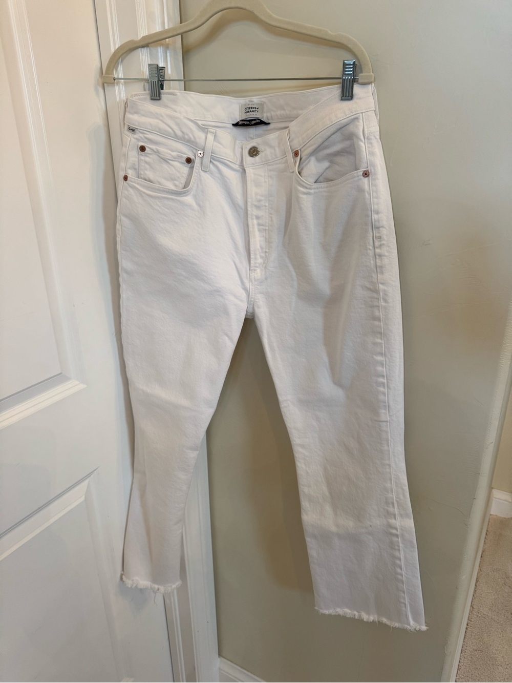 Citizens of Humanity Premium Vintage Size 30 White Raw Hem Crop Jeans